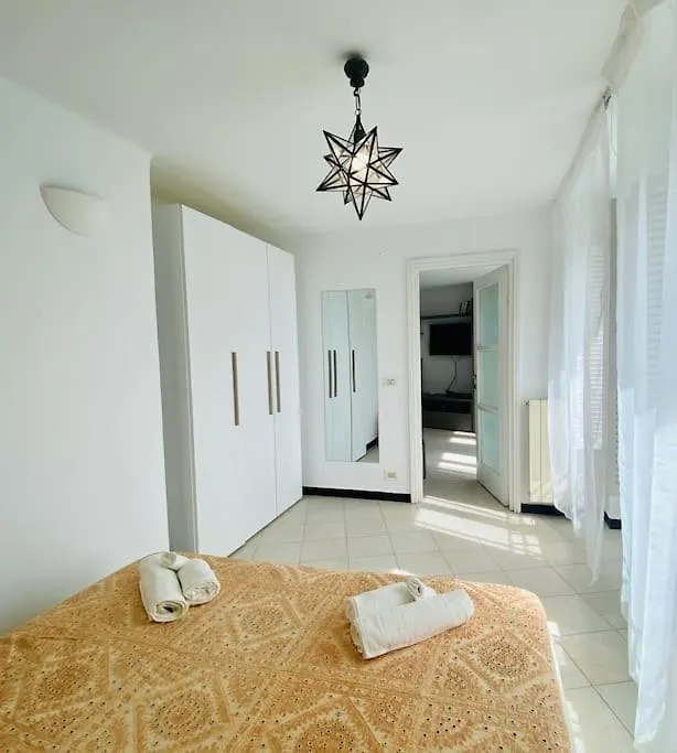 Beautiful Flat With Terrace And Sea View - Free Parking Διαμέρισμα Γένοβα